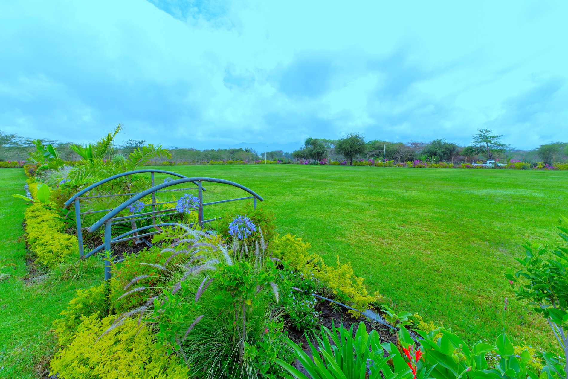 Garden venue — events for up to 4,000 guests